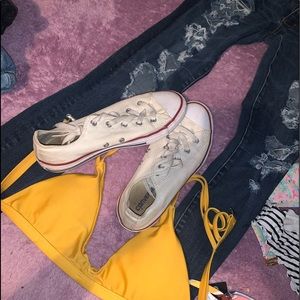 white 6 1/2 converse 23$